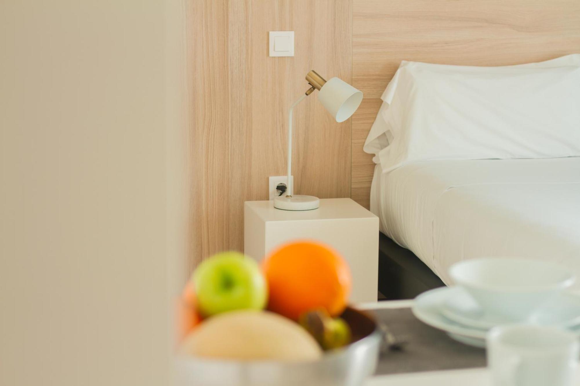Room Select Porto Suites Экстерьер фото